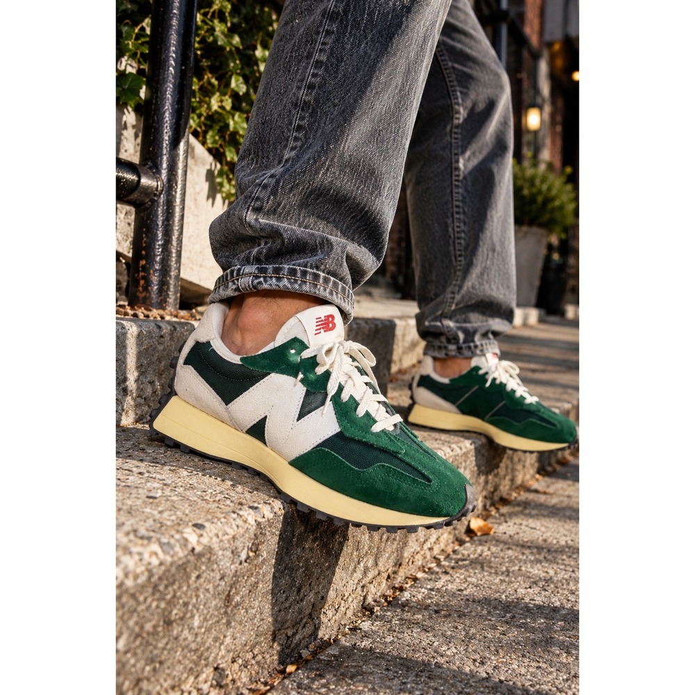 New Balance 327 U327WRG Suede Retro Sneakers Marsh Green Cream Men 9
